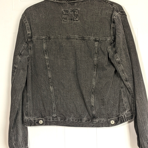 Black Jean Jacket - Forever 21 - Picture 2 of 10